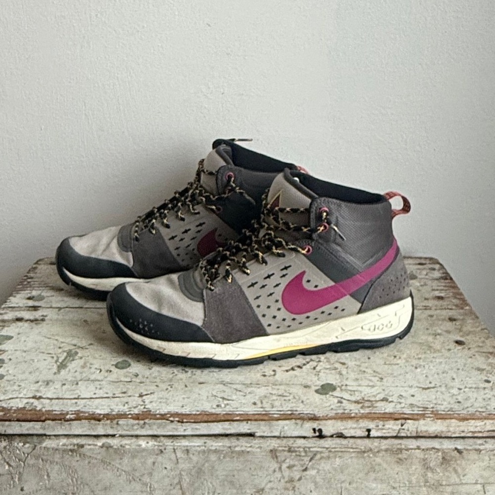 Rare Nike ACG Air Alder Mid Hiking Boots Grey Pink Brown 599660-060 Men's 11 - Picture 5 of 11